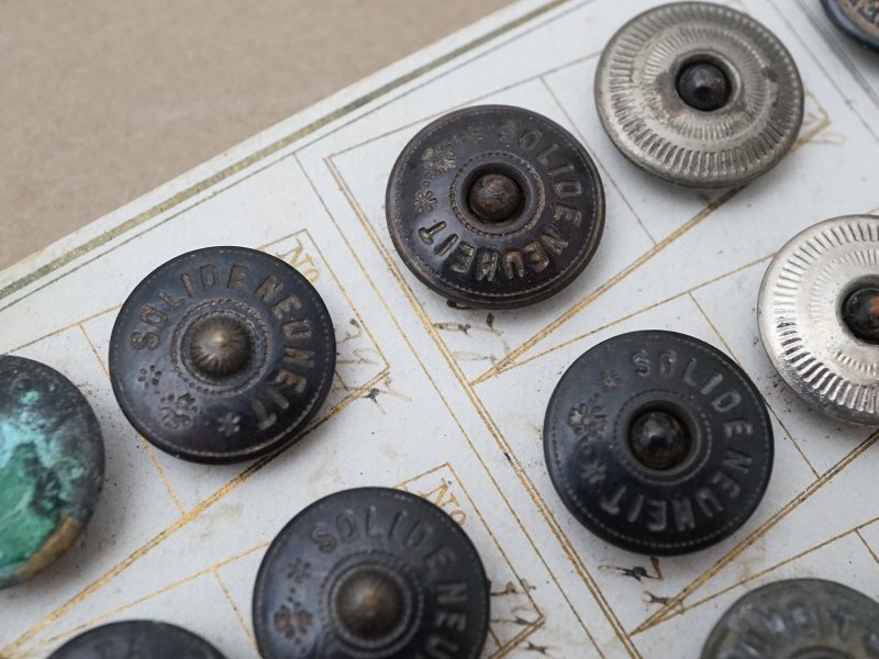 画像8: 1900年頃 アンティーク ワークウェア用 ボタンのサンプラー