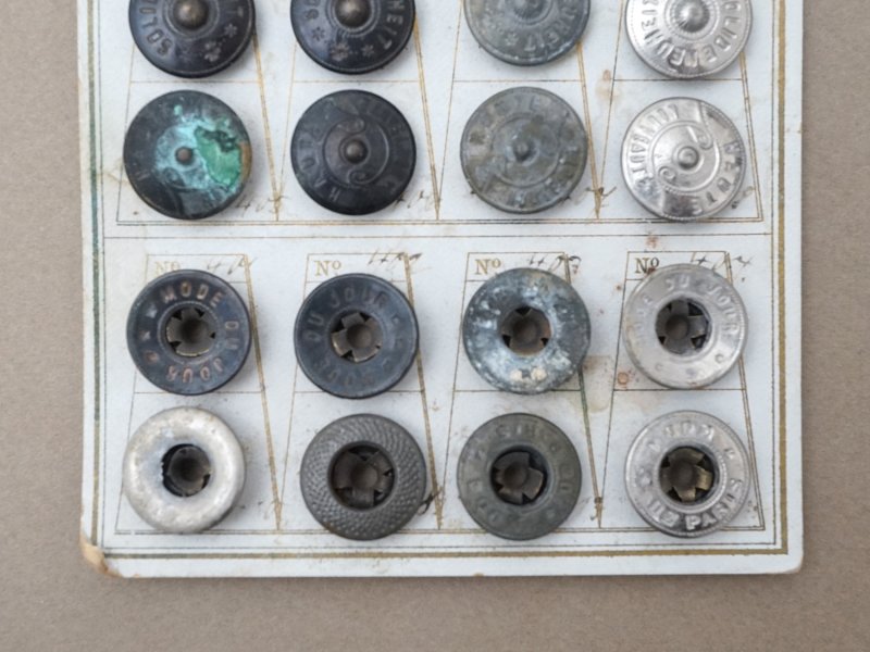 画像5: 1900年頃 アンティーク ワークウェア用 ボタンのサンプラー