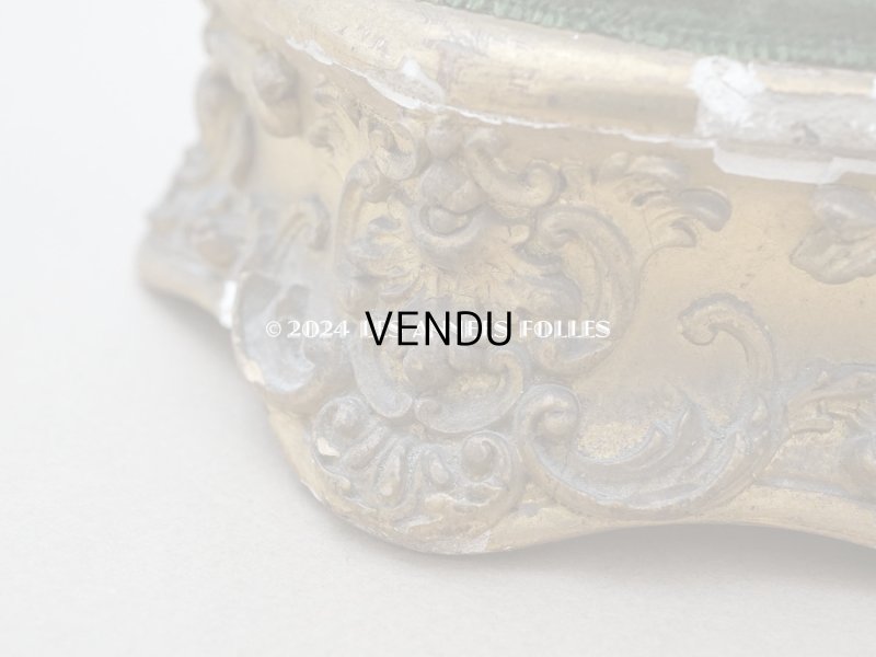 画像11: 19世紀末 アンティーク ロカイユ装飾の台座 モスグリーンのベルベット