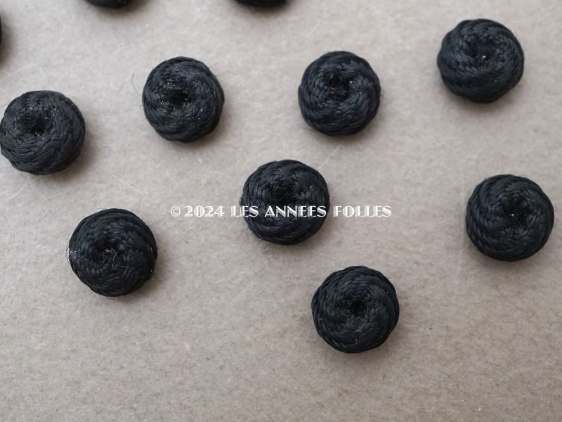 画像3: アンティーク 8~9mm シルク製 くるみボタン 渦巻き 極小 黒 11ピースのセット