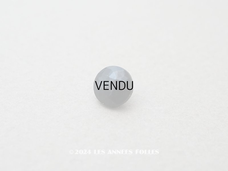 画像1: アンティーク 極小 8mm フレンチジェットのボタン 