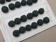 画像2: 【クリスマスセール2024対象外】アンティーク 炭黒 リネンのくるみボタン 11〜12mm 36ピース (2)