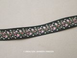 未使用 19世紀 アンティーク シルク製 ジャガード織リボン 小さなピンクの薔薇模様 黒