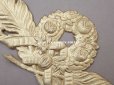 画像2: 【クリスマスセール2024対象外】19世紀末 未使用 アンティーク レースペーパー 薔薇＆リボンのリース 23×10cm (2)