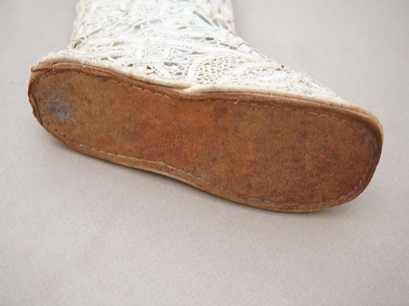 画像21: 1900年頃 アンティーク ベビーシューズ  花模様 手編みのレース&シルクサテン パウダーブルー