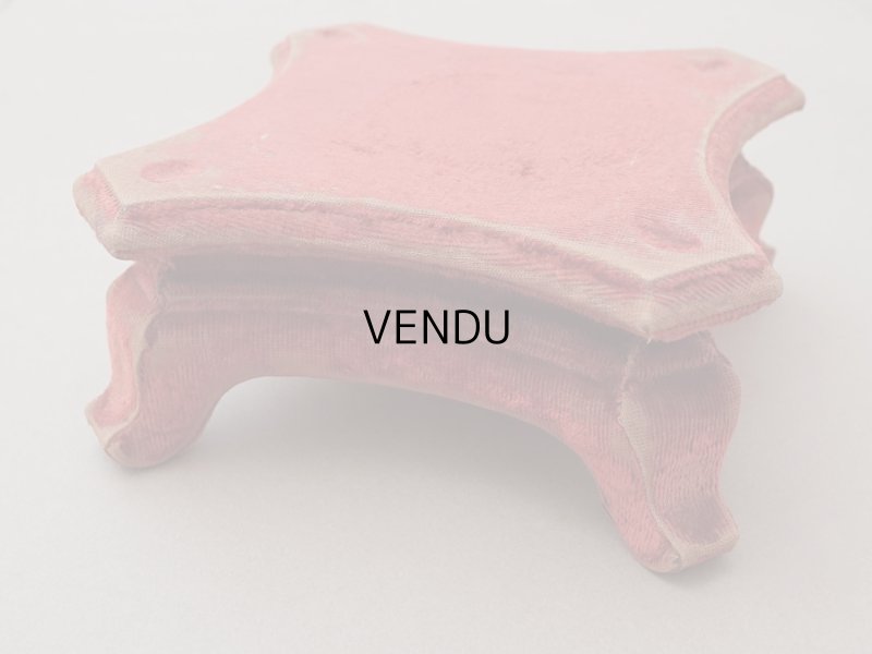 画像7: アンティーク ベルベットの台座 脚付き グレナディンレッド