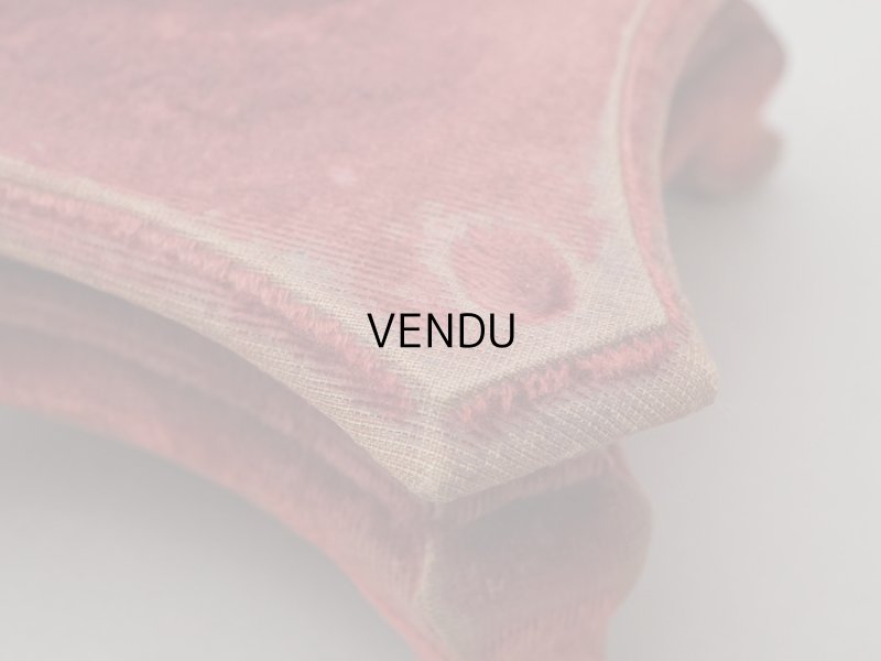 画像11: アンティーク ベルベットの台座 脚付き グレナディンレッド