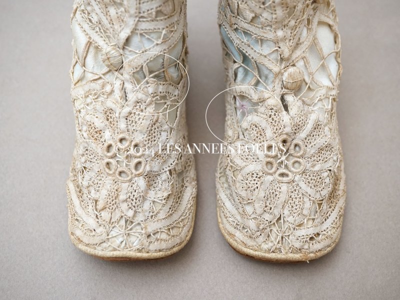 画像6: 1900年頃 アンティーク ベビーシューズ  花模様 手編みのレース&シルクサテン パウダーブルー