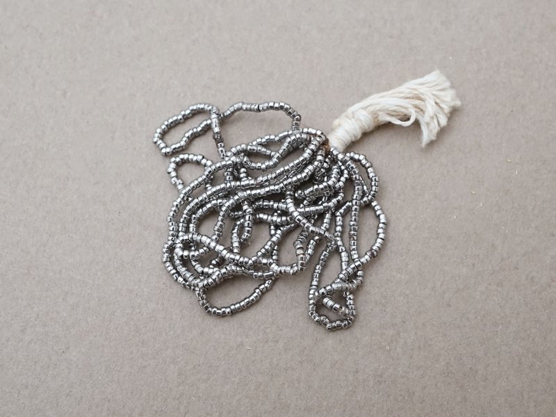 画像9: ＊蚤の市セット＊ 極小 メタルビーズ  4束のセット 1cm=14粒 筒型 シルバー キャビアビーズ 