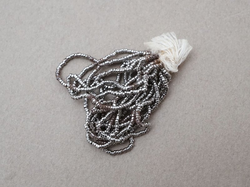 画像4: ＊蚤の市セット＊ 極小 メタルビーズ  4束のセット 1cm=14粒 筒型 シルバー キャビアビーズ 