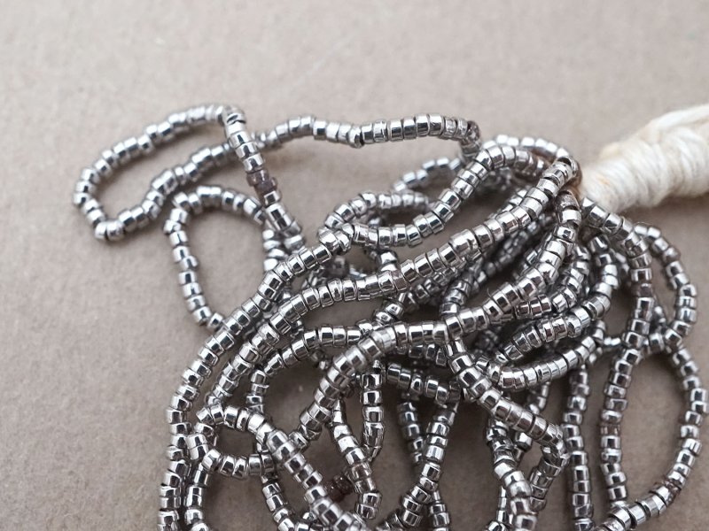 画像10: ＊蚤の市セット＊ 極小 メタルビーズ  4束のセット 1cm=14粒 筒型 シルバー キャビアビーズ 