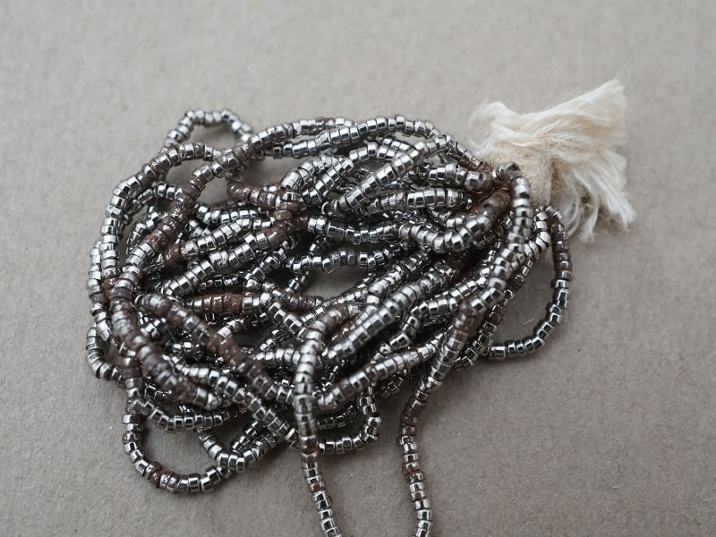 画像5: ＊蚤の市セット＊ 極小 メタルビーズ  4束のセット 1cm=14粒 筒型 シルバー キャビアビーズ 