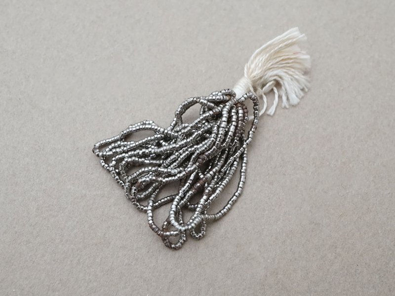 画像6: ＊蚤の市セット＊ 極小 メタルビーズ  4束のセット 1cm=14粒 筒型 シルバー キャビアビーズ 