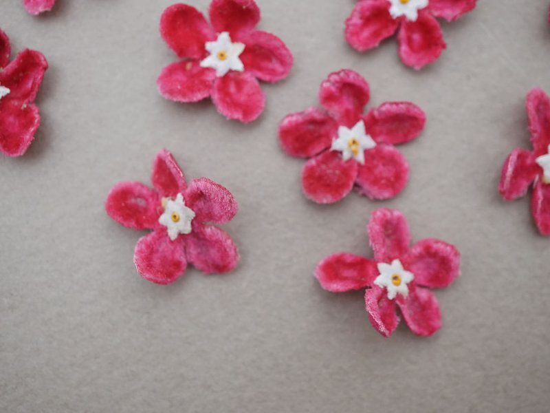 画像2: アンティーク 布花 ベルベットの花びら 10ピースのセット チェリーピンク 18mm