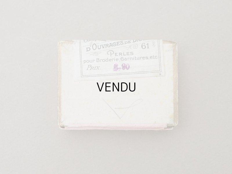 画像3: アンティーク ガラスの蓋の紙箱 - AU LOUVRE -