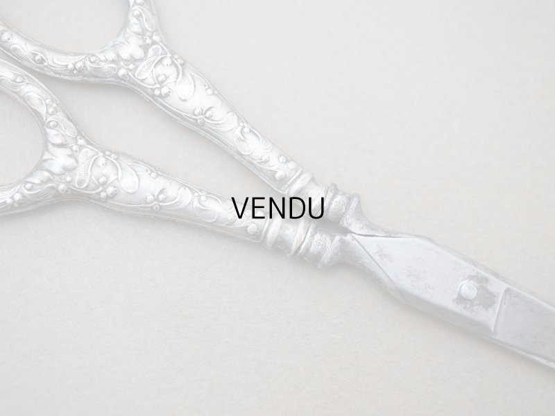 画像9: アンティーク ヤドリギの裁縫道具セット 