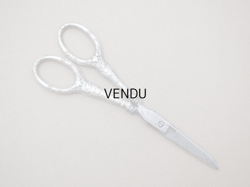 画像4: アンティーク ヤドリギの裁縫道具セット 