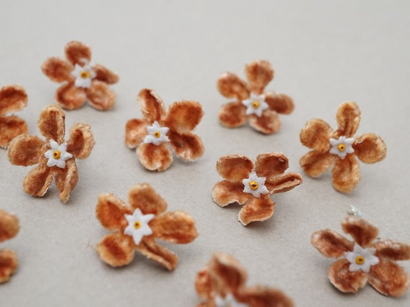 画像5: アンティーク 布花 ベルベットの花びら 10〜11ピースのセット キャメル 18mm