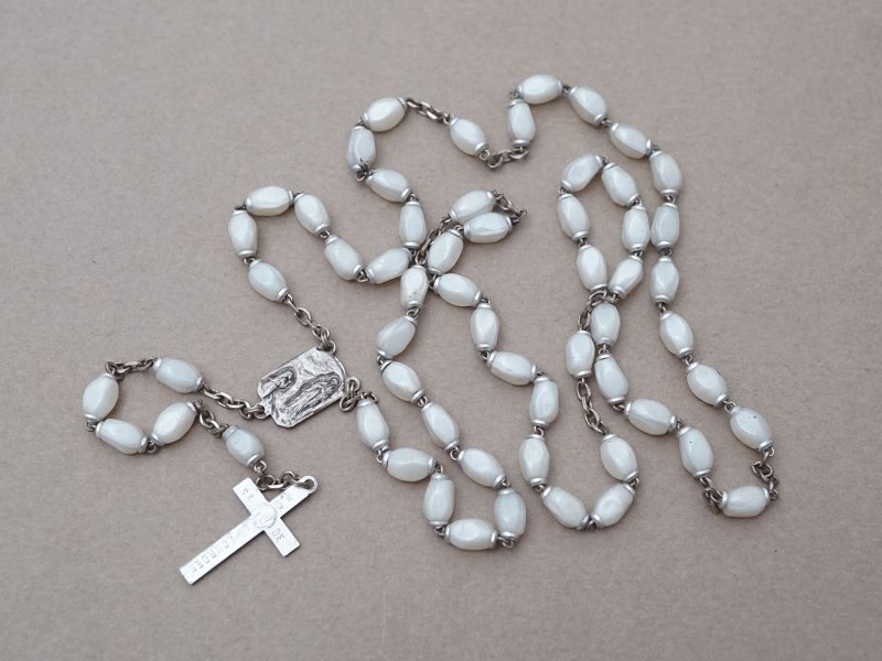 画像8: アンティーク ウラングラスのロザリオ ルルドの泉