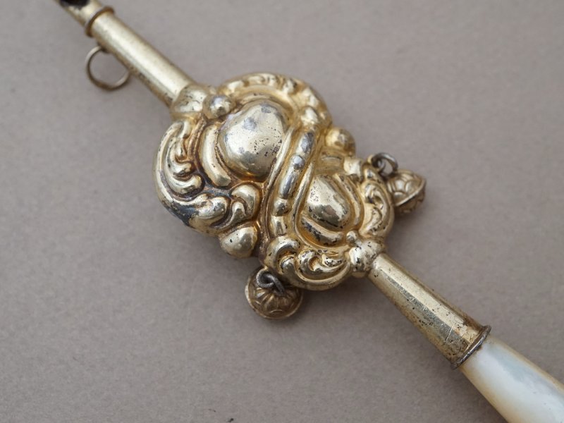 画像8: ＊蚤の市＊19世紀 アンティーク ラトル ゴールドコーティング シルバー製  マザーオブパール