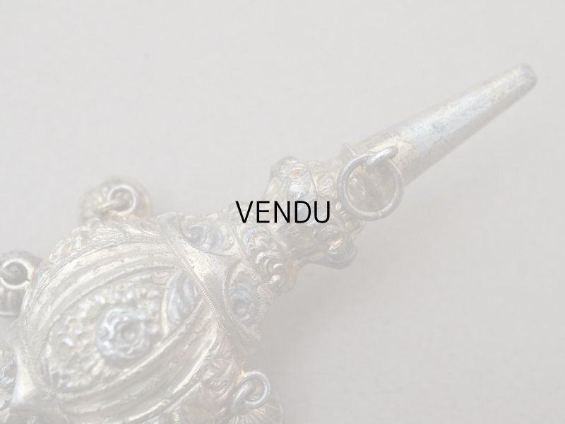 画像3: ＊蚤の市＊19世紀 アンティーク 薔薇のラトル ゴールドコーティング シルバー製  マザーオブパールのハンドル