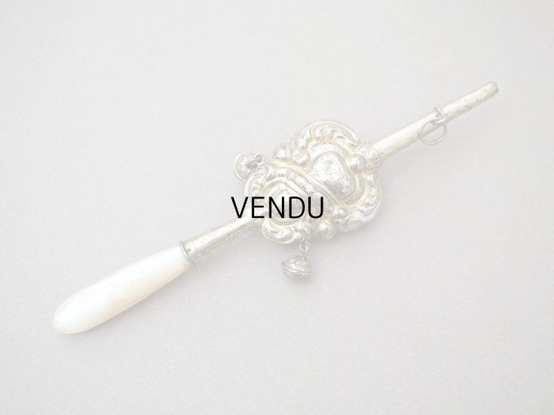 画像2: ＊蚤の市＊19世紀 アンティーク ラトル ゴールドコーティング シルバー製  マザーオブパール