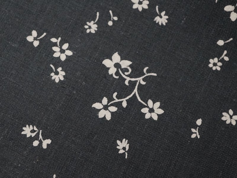 画像6: 未使用 アンティーク 花模様 コットンファブリック 炭黒＆オフホワイト 77×150cm