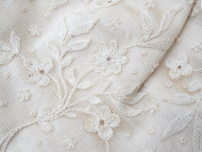 画像9: アンティーク 初聖体のオモニエール 淡いグレイッシュピンク 花模様のレース & シルクサテンリボン