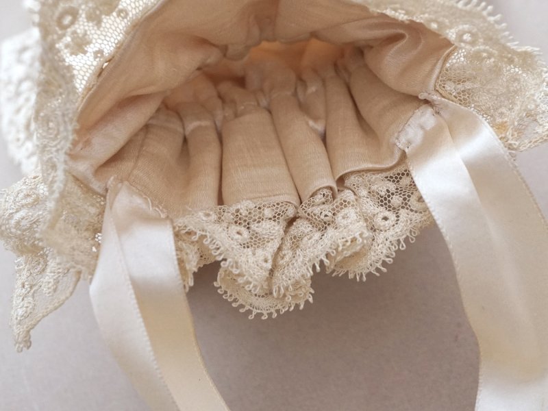 画像15: アンティーク 初聖体のオモニエール 淡いグレイッシュピンク 花模様のレース & シルクサテンリボン