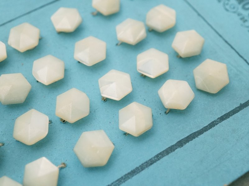 画像10: アンティーク シェルボタン 六角形 8mm 24ピース 