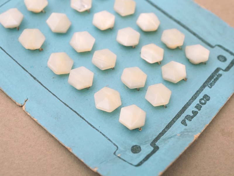 画像7: アンティーク シェルボタン 六角形 8mm 24ピース 