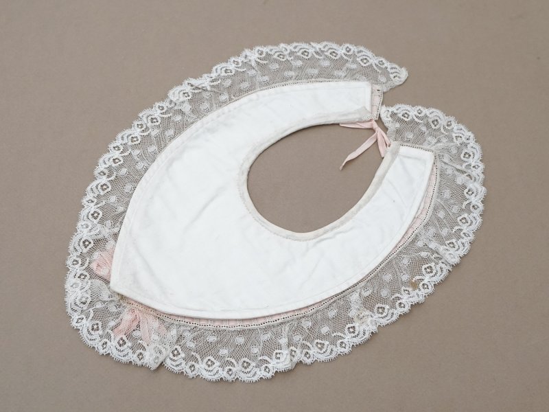 画像30: 【セール対象外】【クーポン対象外】1900年頃 アンティーク ベビー用 袖付きケープ&スタイのセット シルク製  レース＆プリーツ