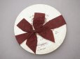 画像2: 1955年 アンティーク 天使＆薔薇のリース バテムのお菓子箱 (M) (2)