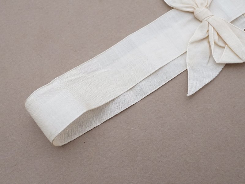 画像4: アンティーク パウダーピンクのリボン シルク製 ゴールドの金具付き