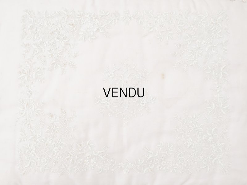 画像4: アンティーク ハンキーケース モノグラム＆草花のホワイトワーク ハンカチ用ポシェット シルクサテン＆レース 