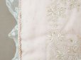 画像12: アンティーク ハンキーケース モノグラム＆草花のホワイトワーク ハンカチ用ポシェット シルクサテン＆レース 