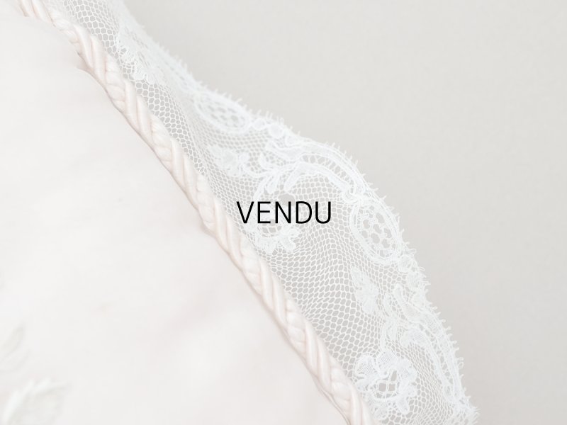 画像15: アンティーク ハンキーケース モノグラム＆草花のホワイトワーク ハンカチ用ポシェット シルクサテン＆レース 