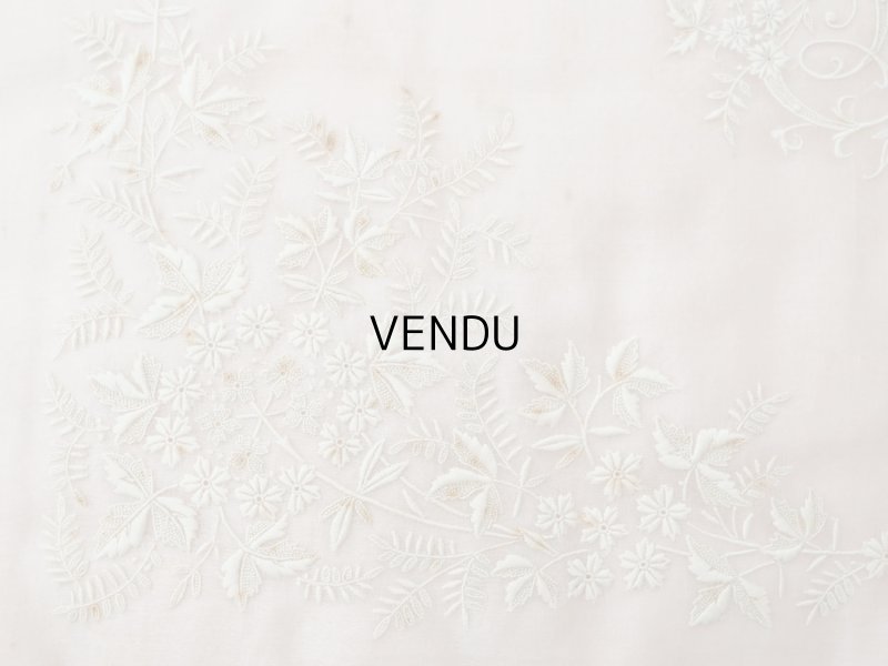 画像8: アンティーク ハンキーケース モノグラム＆草花のホワイトワーク ハンカチ用ポシェット シルクサテン＆レース 