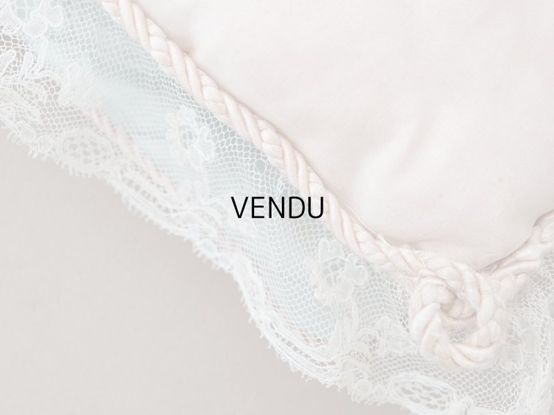 画像16: アンティーク ハンキーケース モノグラム＆草花のホワイトワーク ハンカチ用ポシェット シルクサテン＆レース 