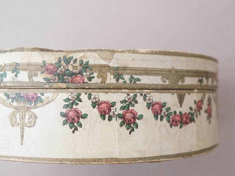 画像8: 1900年頃 アンティーク お菓子箱 - SEUGNOT PARIS -