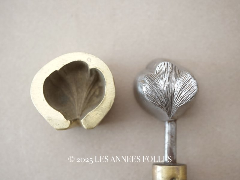 画像1: 19世紀末 アンティーク こて 花  型押し 造花 フルリスト