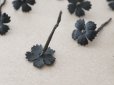 画像5: 1850年頃 アンティーク シルク製 布花 黒 10ピースのセット 12mm モーニングボンネット用 (5)