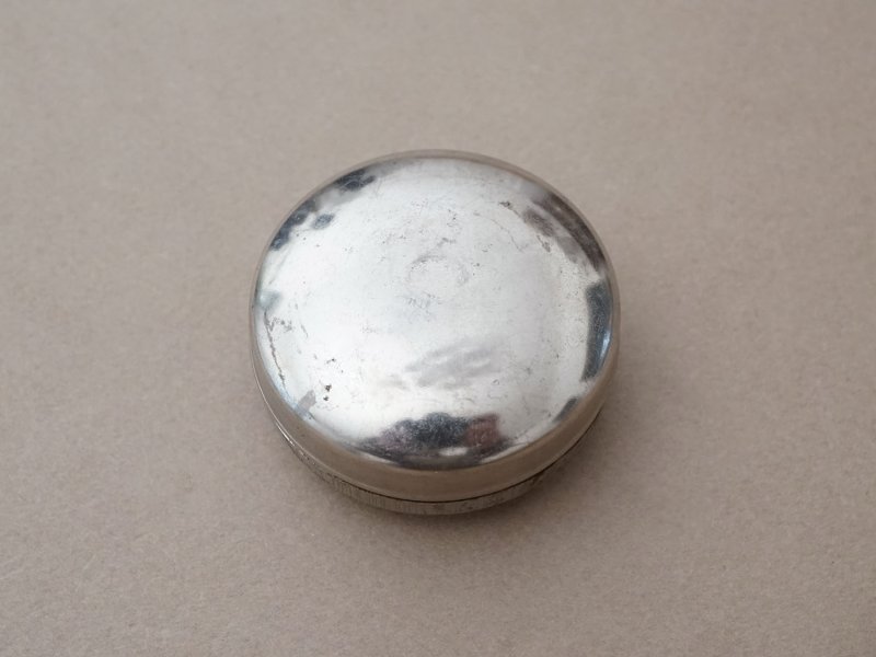 画像11: 1900年頃 アンティーク コンフィズリーのメタル缶 - AU FIDELE BERGER VICHY -