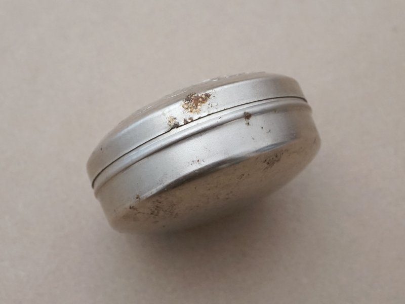 画像7: 1900年頃 アンティーク コンフィズリーのメタル缶 - AU FIDELE BERGER VICHY -