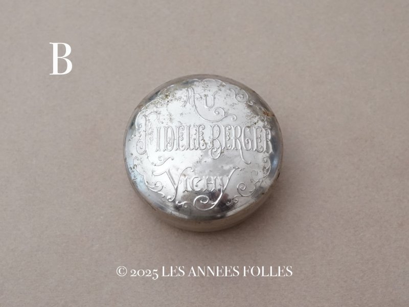 画像9: 1900年頃 アンティーク コンフィズリーのメタル缶 - AU FIDELE BERGER VICHY -