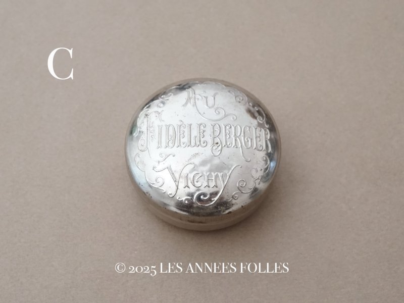 画像15: 1900年頃 アンティーク コンフィズリーのメタル缶 - AU FIDELE BERGER VICHY -