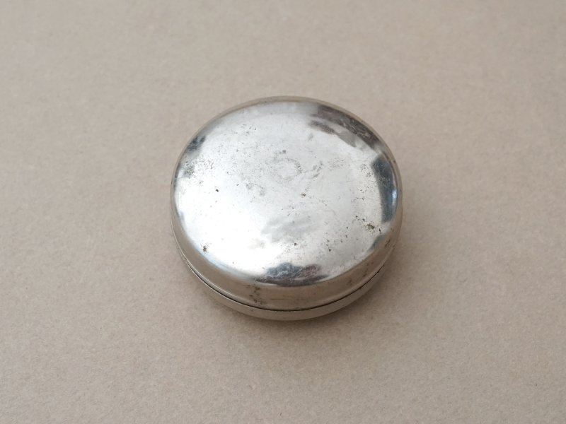 画像3: 1900年頃 アンティーク コンフィズリーのメタル缶 - AU FIDELE BERGER VICHY -