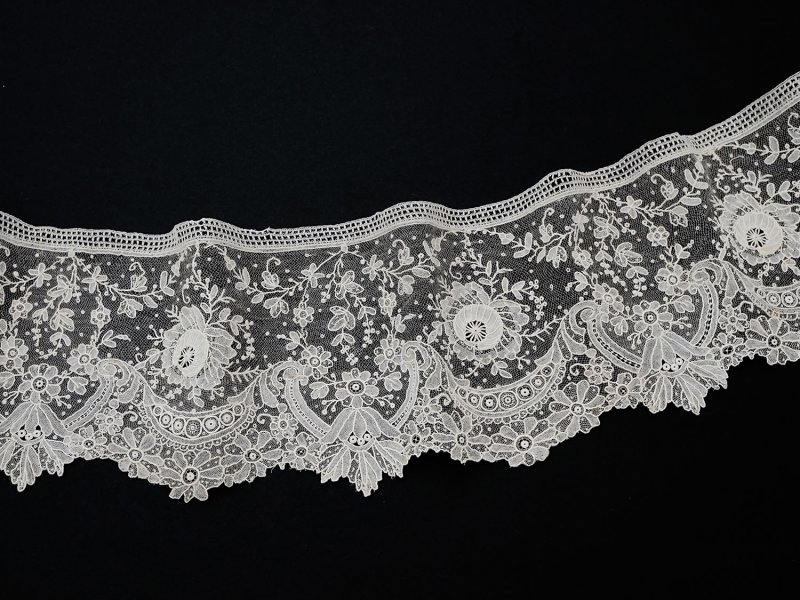画像3: 【セール対象外】【クーポン対象外】19世紀末  アンティーク 幅広14〜15cm ポワンドローズ ニードルレース 3.4m ポワンドガーズ『ポワン・ド・ガーズ』『ポワン・ド・ローズ』 