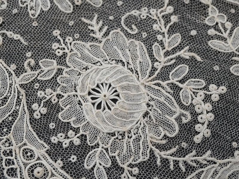 画像4: 【セール対象外】【クーポン対象外】19世紀末  アンティーク 幅広14〜15cm ポワンドローズ ニードルレース 3.4m ポワンドガーズ『ポワン・ド・ガーズ』『ポワン・ド・ローズ』 