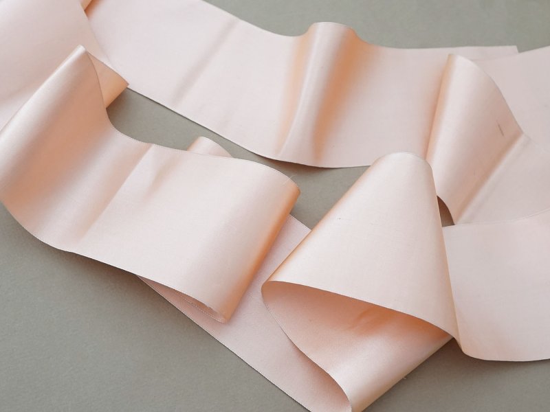 画像4: 1900年頃 アンティーク シルク製 サテンリボン 幅広 9cm幅  ベビーピンク